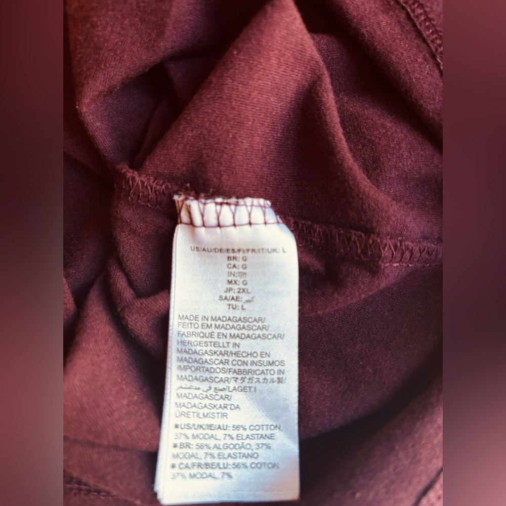Amazon Essentials Women’s V Neck Burgundy Tee Cotton Blend‎ Size L, Super SOFT - Picture 4 of 6